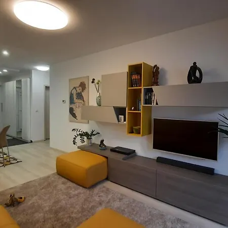 Disztingvalt Apartman, Free Garage Debrecen Exterior foto