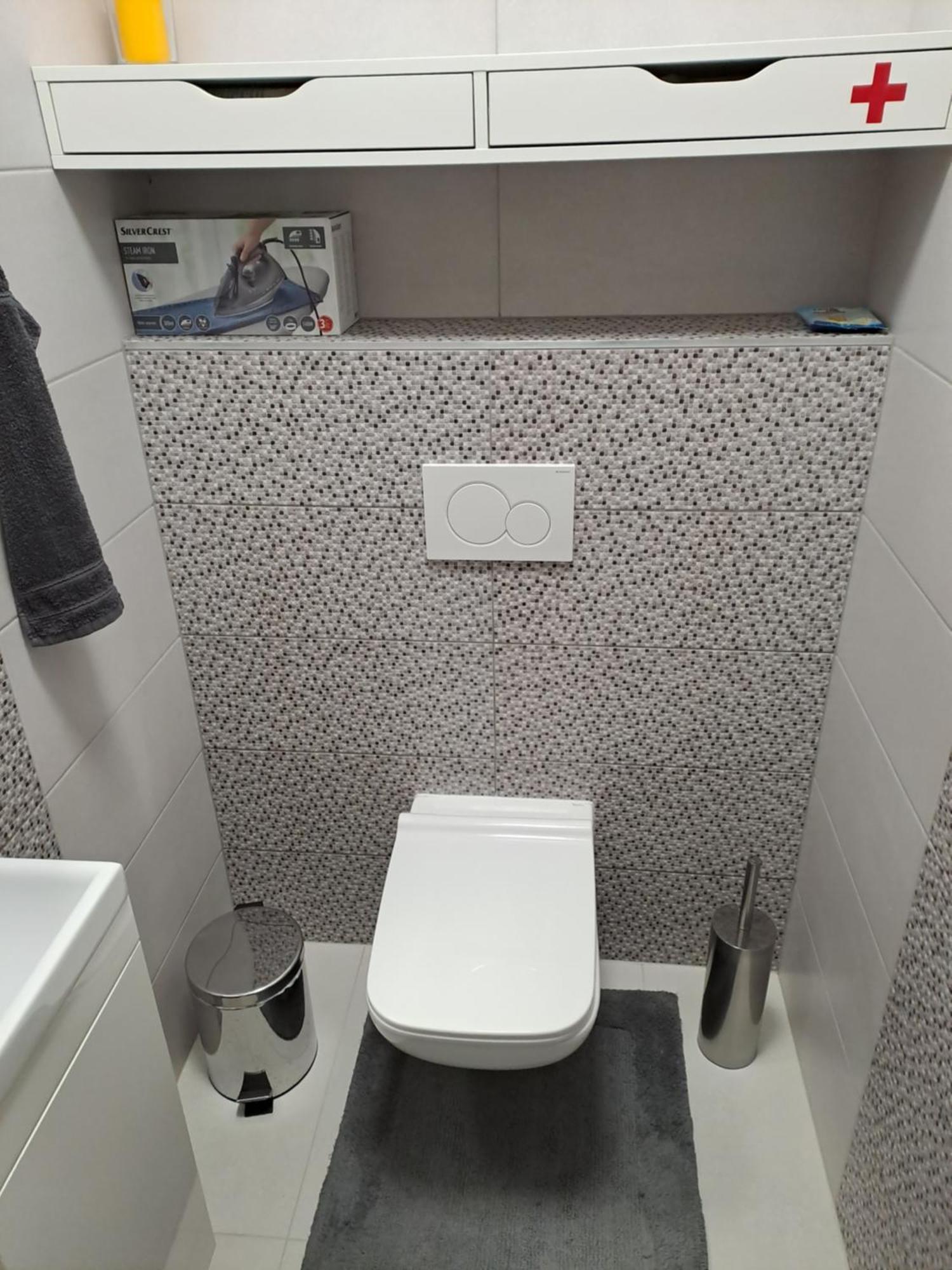 Disztingvalt Apartman, Free Garage Apartment